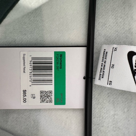 Nike Women's Striped Green and White Cropped Sweater - Picture 5 of 5